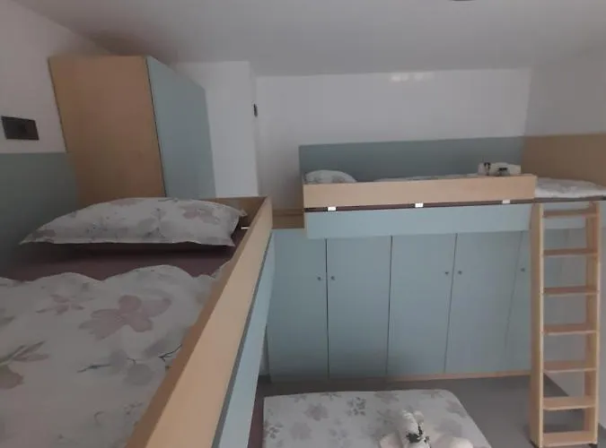 Apartma Relax شقة *